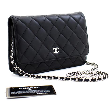 bolsa chanel negra con cadena